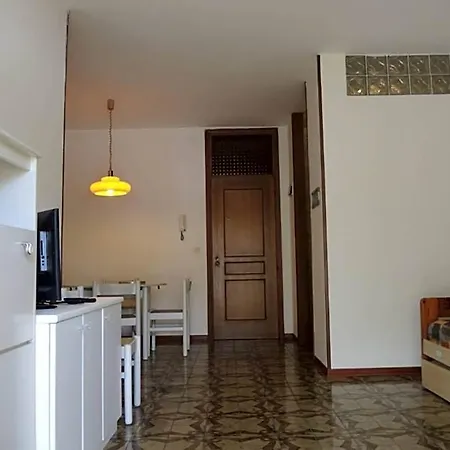Otel Spacious Flat Near Pluto Bibione